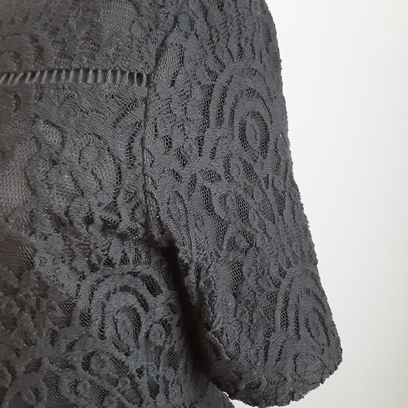 Black Lace Design Dress by DE COLLECTION - Picture 7 of 10